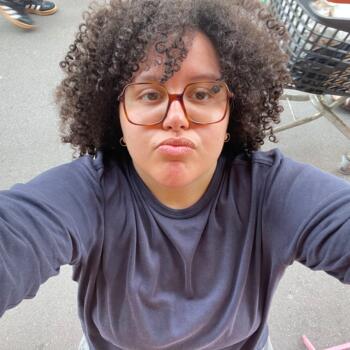 Babysitter in Saint-Priest: Jade