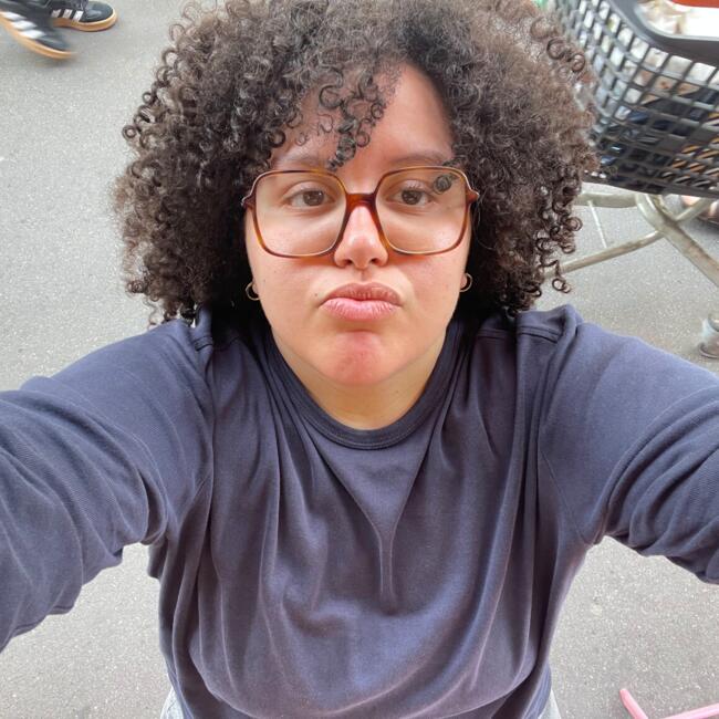 Babysitter in Saint-Priest: Jade