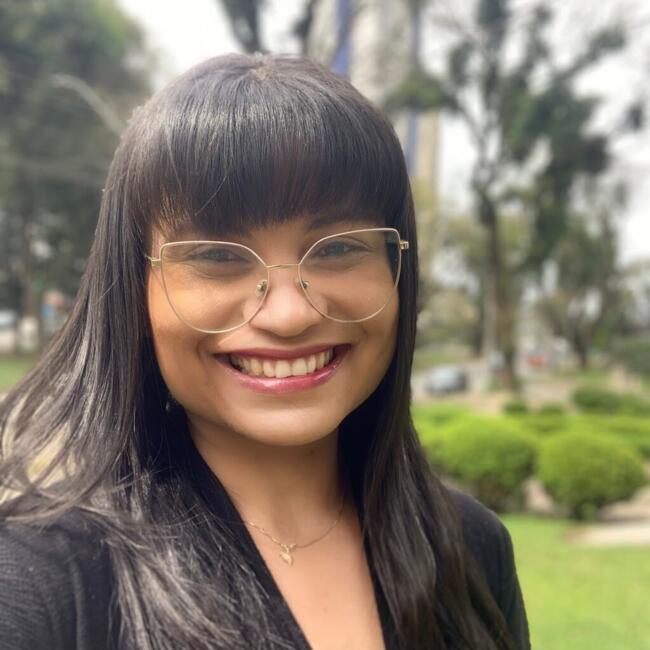 Babysitter in Curitiba: Erica