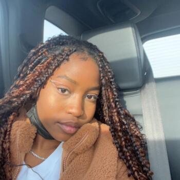 Babysitter in Toronto: Esther