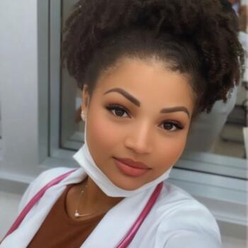 Babysitter in Vila Velha: Adrielle kawane