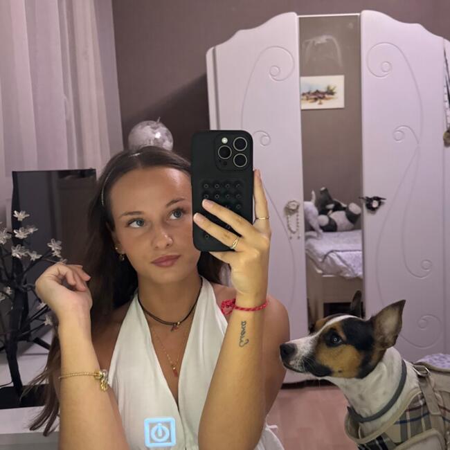 Babysitter in Ajaccio: Angelica