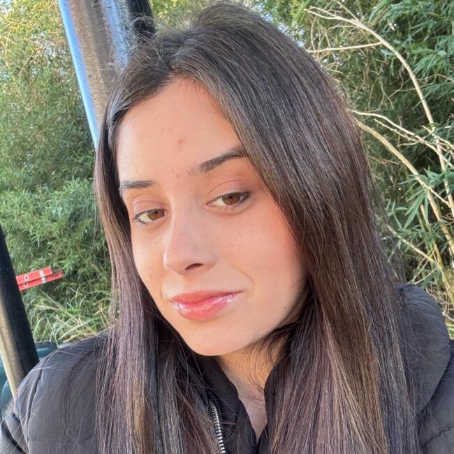 Babysitter in Petrópolis: Yasmin