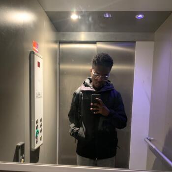 Baby-sitter Chevigny-Saint-Sauveur: Steve