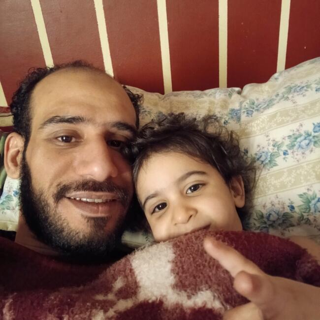 وظيفة جليسة أطفال في القاهرة: Ezz