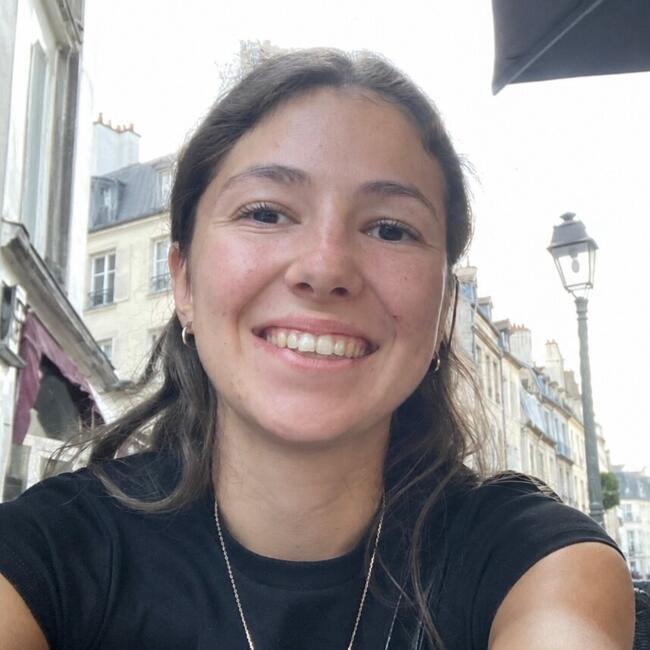 Babysitter in Verzé: Agathe