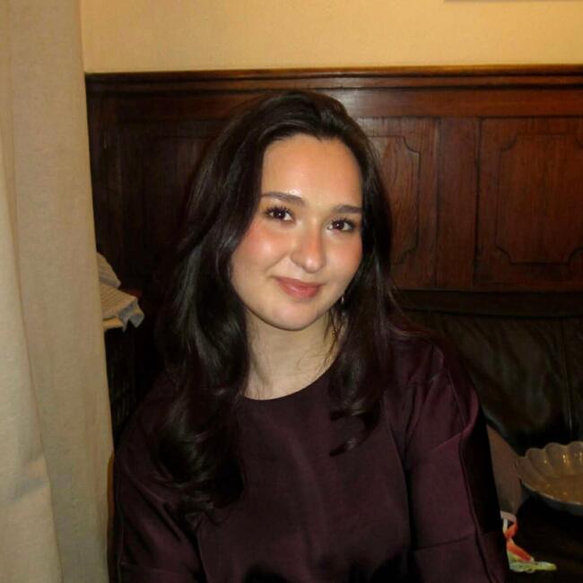 Babysitter in Bergen: Medina