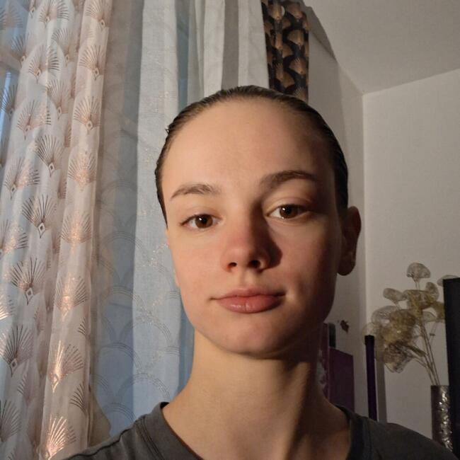 Babysitter in Ambarès-et-Lagrave: Noémie