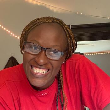 Babysitter in Chicago: Kenya
