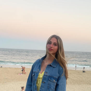 בייביסיטר ב- הרצליה: Ella