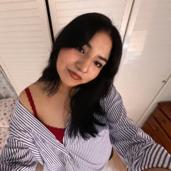 Babysitter in Madrid: Kazumi Romero