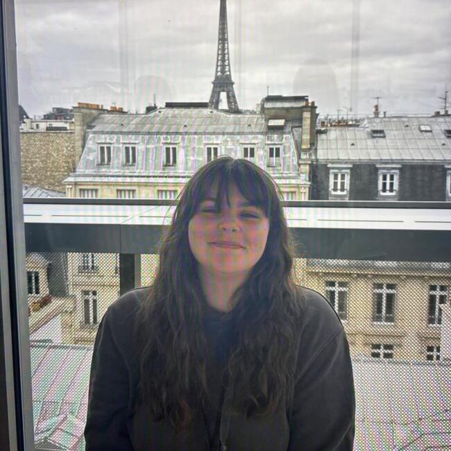 Baby-sitter à Mont-Saint-Aignan: Lesly