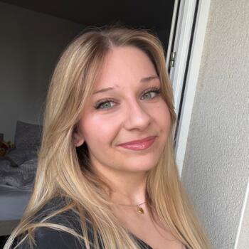 Babysitter in Saint-Jacques-de-la-Lande: Eva