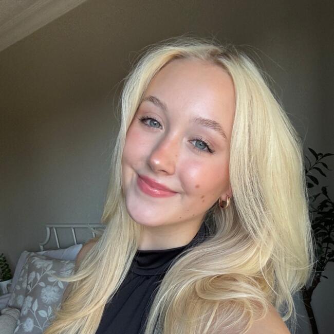 Babysitter in Whitby: Lauren Brand