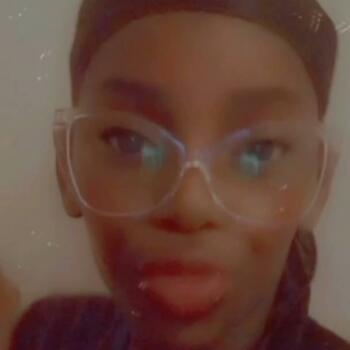 Babysitter in Matoury: Rorosaline