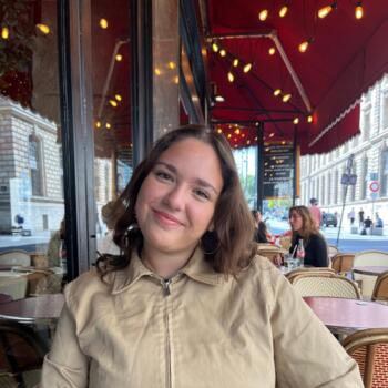 Babysitter in Paris: Selma
