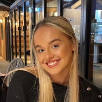 Babysitter Guildford: Leah