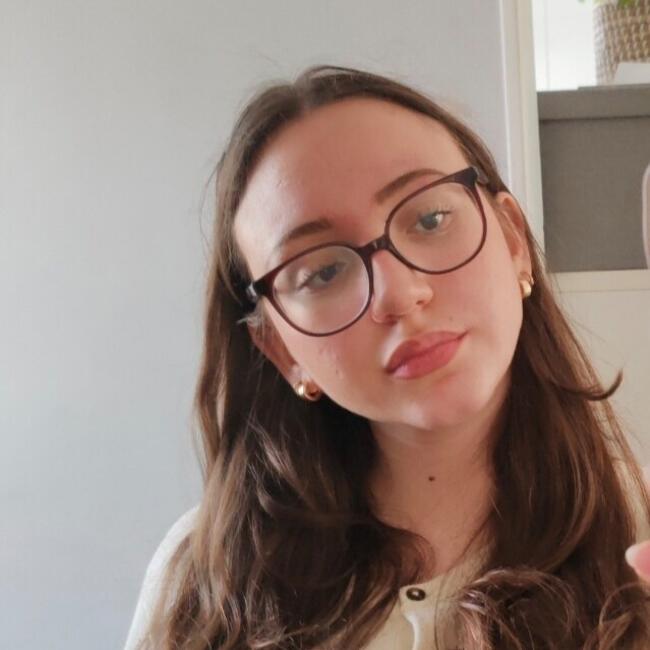 Babysitter in Houilles: Kelya