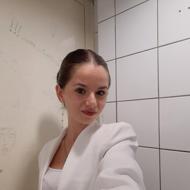 Babysitter in Chaussoy-Epagny: Lola