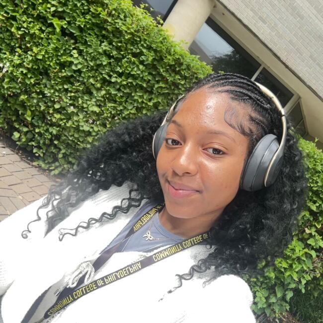 Babysitter in Philadelphia: Synia