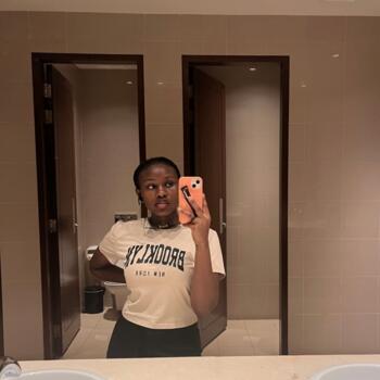 Babysitter in Dubai: Tyclane