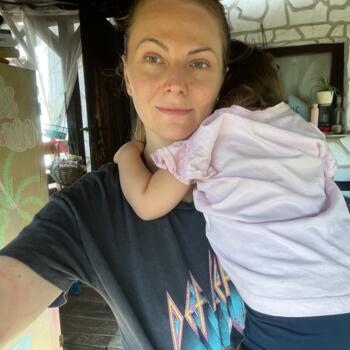 Babysitter Budapest: Tekla