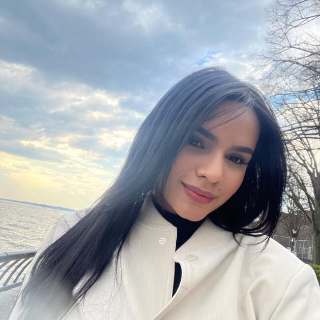 Babysitter in New York: Nataly