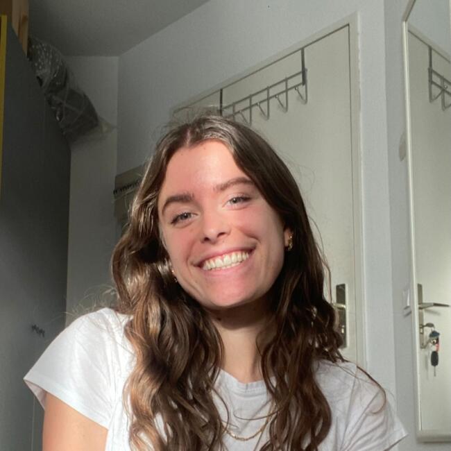 Babysitter in Melbourne: Inès