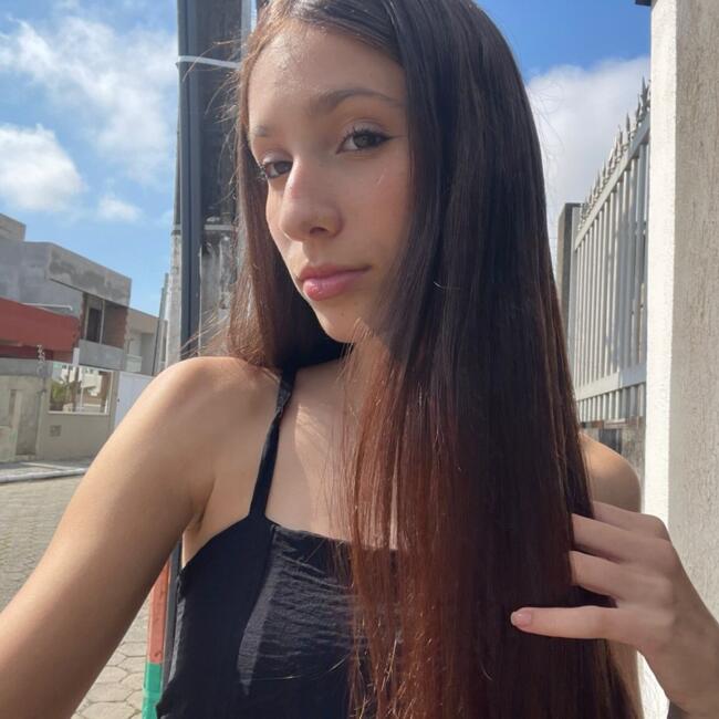 Babá em Camboriú: Milena