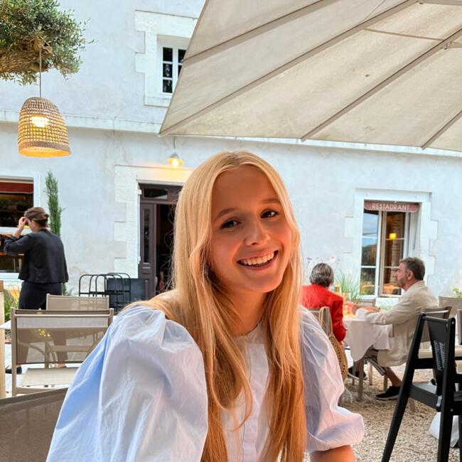 Babysitter in Paris: Margot