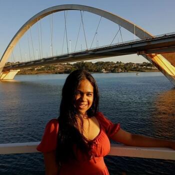 Babá em Brasília: Ana Clara