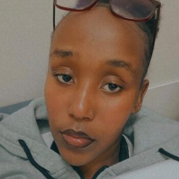 جليسة أطفال في اَلْوُكَيْر: Marion