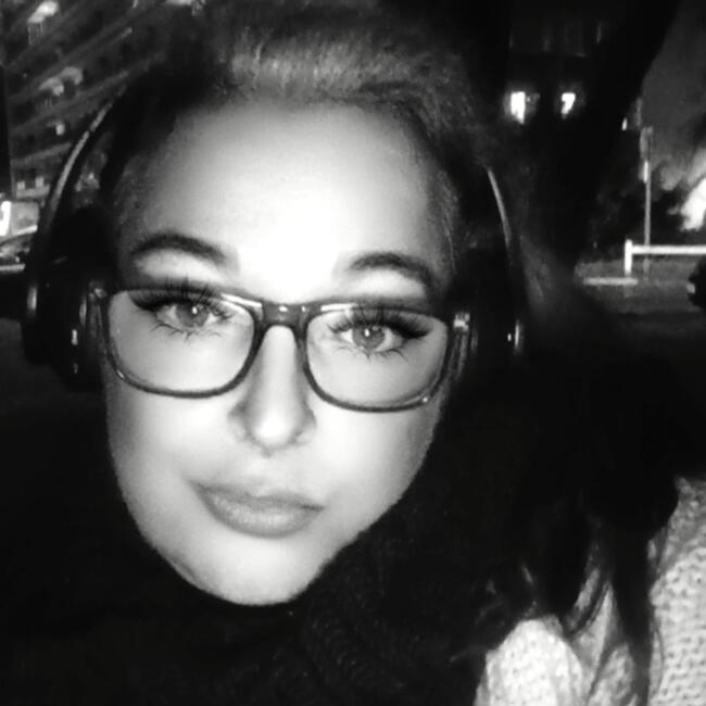 Babysitter in Saint-Nicolas: Cindy