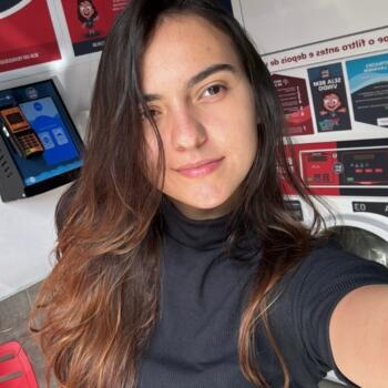 Babysitter in Santa Luzia: Yasmin