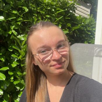 Babysitter in Chantrigné: Lorie