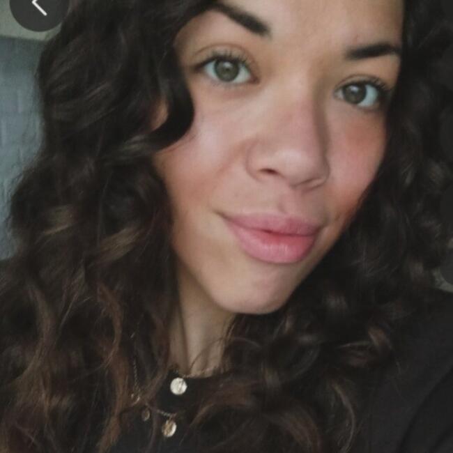 Babysitter in Lüttich: Nora