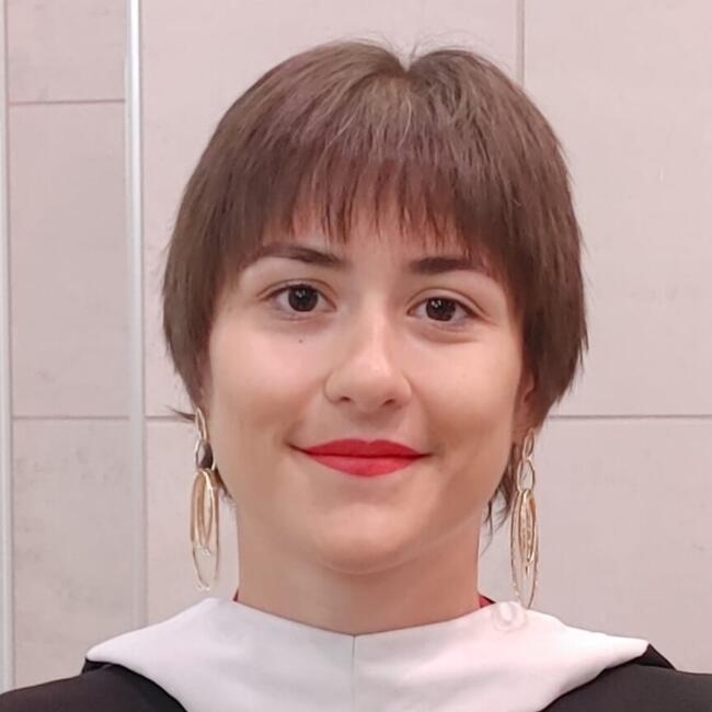 Baby-sitter in Calgary: Elena