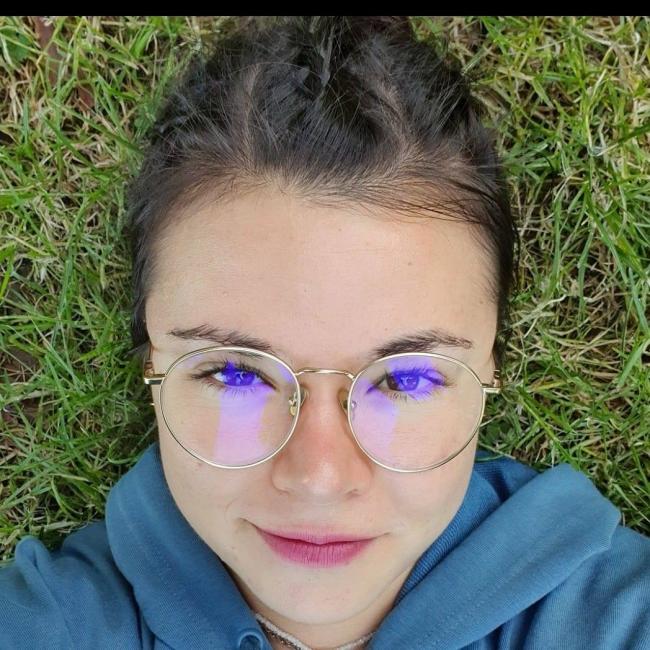 Babysitter in Montoir-de-Bretagne: Julie