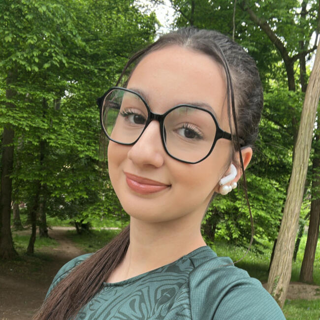 Babysitter in Issy-les-Moulineaux: Hiba