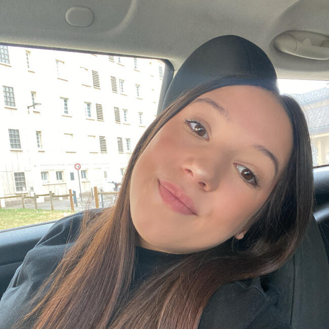 Babysitter in Saint-Élix-le-Château: Maeva