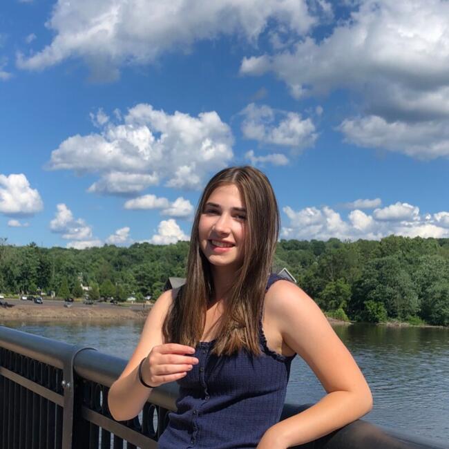 Babysitter in Horsham: Lizzy