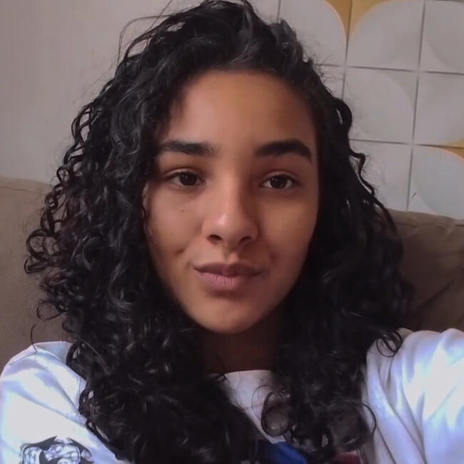 Babysitter in Uberlândia: Jullya