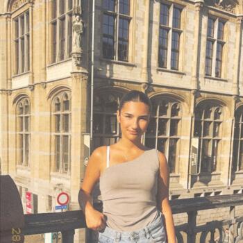 Babysitter in Stekene: Yuliya