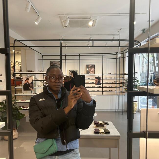 Babysitter in Boulogne-Billancourt: Christy