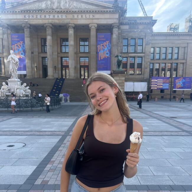 Babysitter in Deinze: Olivia