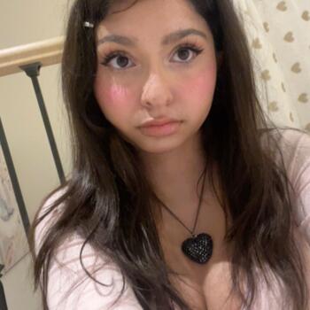 Babysitter in Toronto: Mia