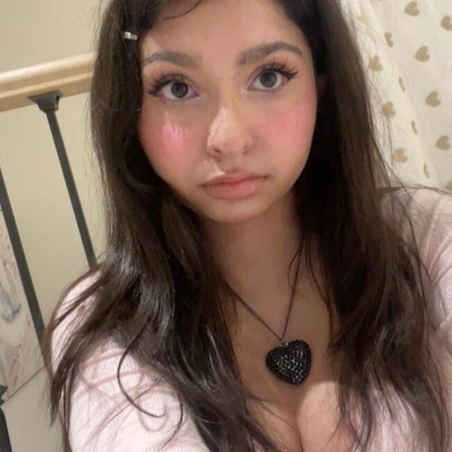 Babysitter in Toronto: Mia