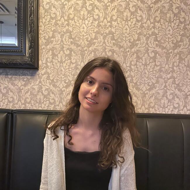 Babysitter in Warwick: Cristina