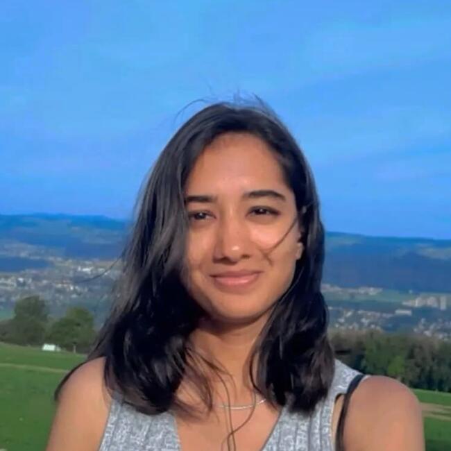 Babysitter in Freising: Nishtha