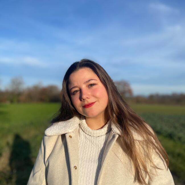 Babysitter in Versonnex (Ain): Louane